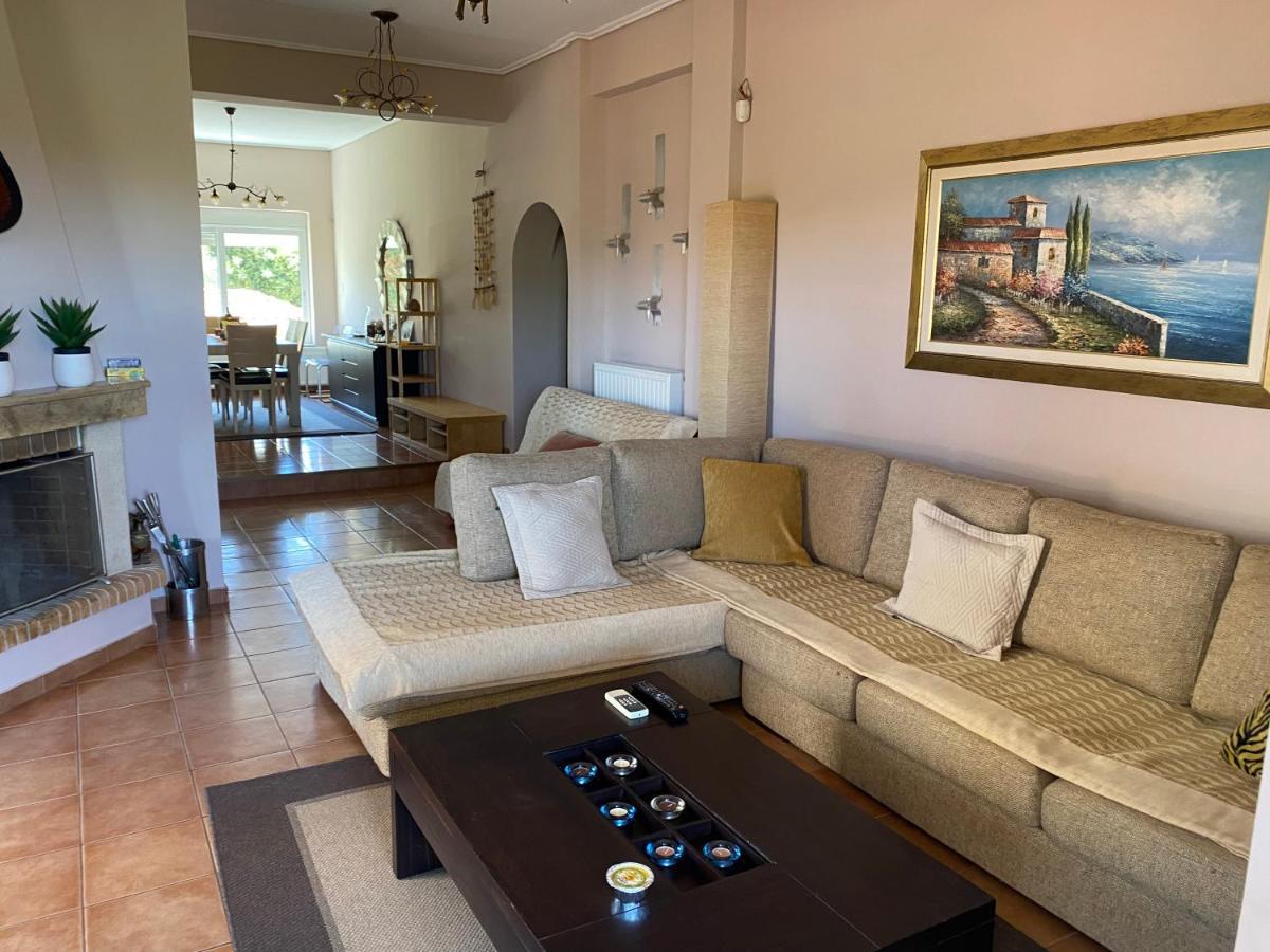 Relaxing Villa With Swimming Pool And Garden Ájosz Jeórjiosz Kültér fotó