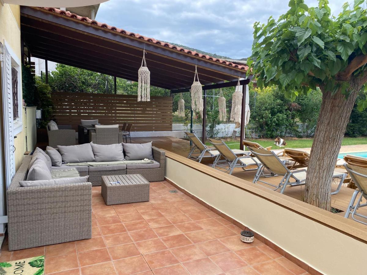 Relaxing Villa With Swimming Pool And Garden Ájosz Jeórjiosz Kültér fotó
