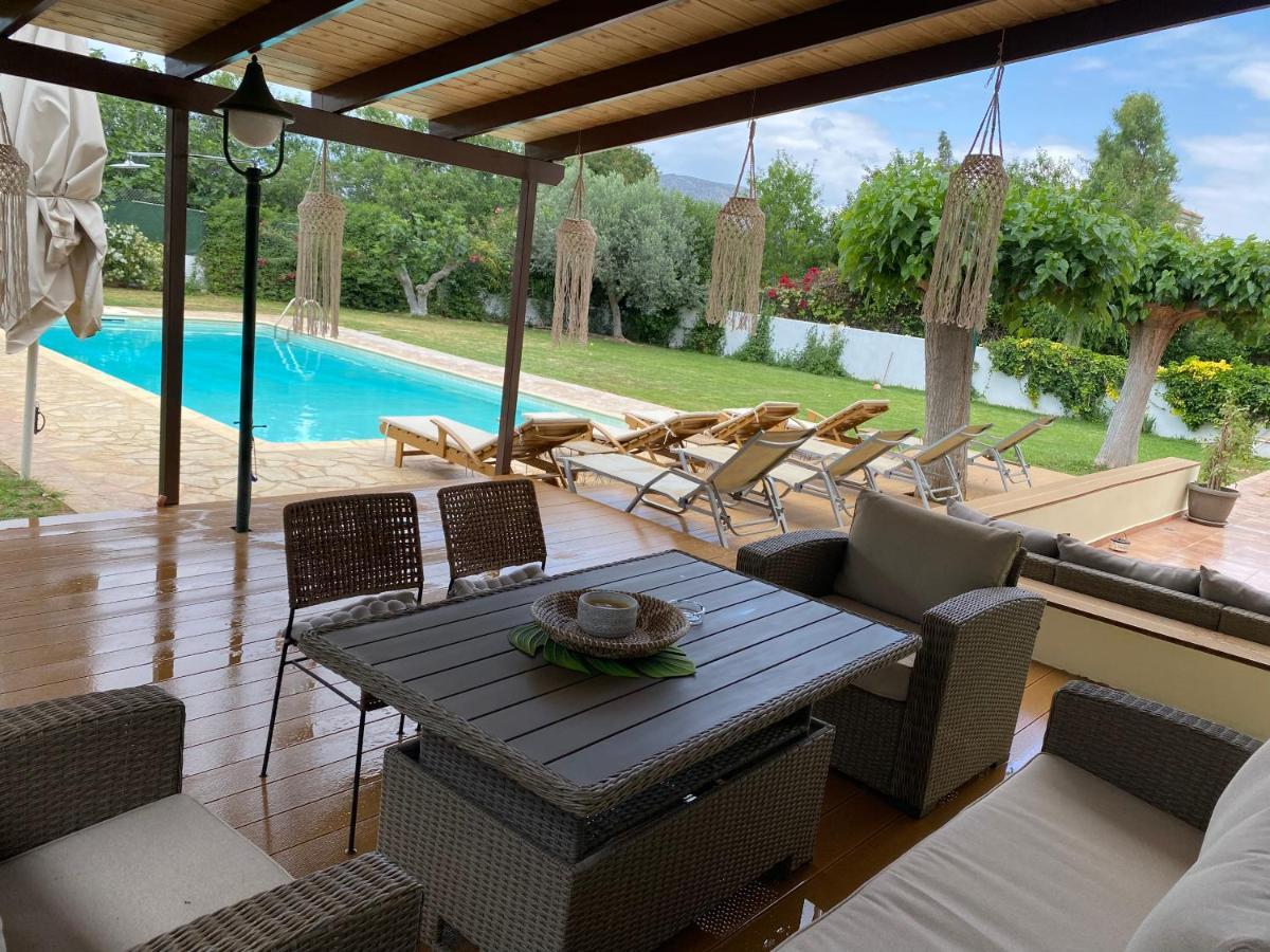 Relaxing Villa With Swimming Pool And Garden Ájosz Jeórjiosz Kültér fotó