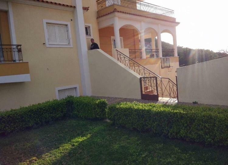 Relaxing Villa With Swimming Pool And Garden Ájosz Jeórjiosz Kültér fotó
