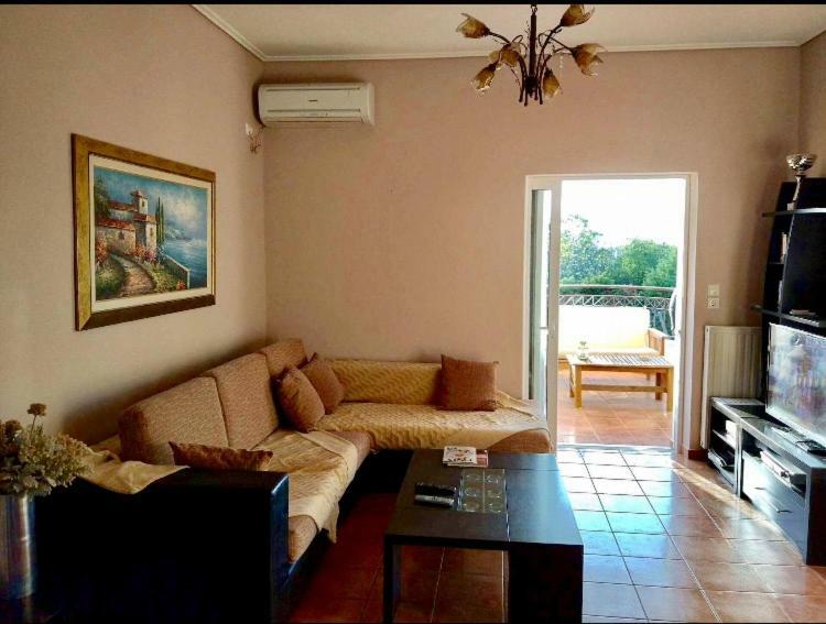 Relaxing Villa With Swimming Pool And Garden Ájosz Jeórjiosz Kültér fotó