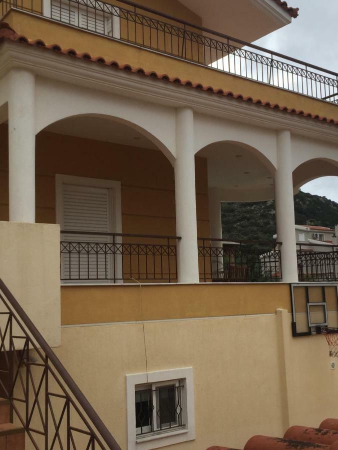 Relaxing Villa With Swimming Pool And Garden Ájosz Jeórjiosz Kültér fotó